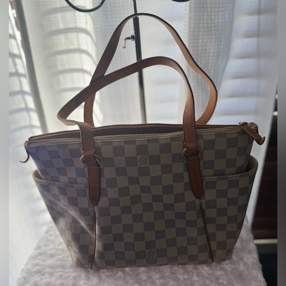 Host Pick Luxury ✨ VGUC LOUIS VUITTON Damier Azur Totally PM Tote Shoulderbag - Picture 9 of 17